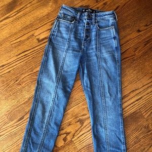 Hollister Ultra High Rise Mom Jean - Size 00S